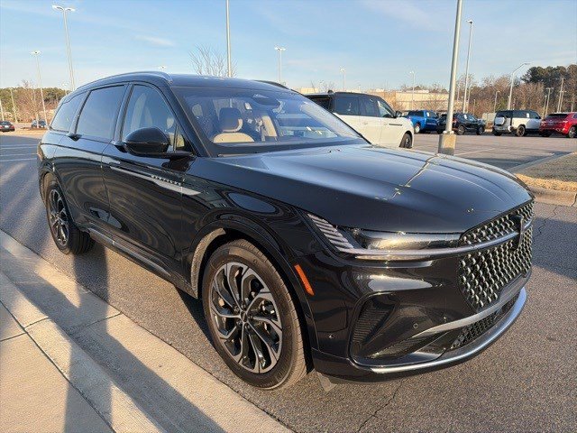 Used 2024 Lincoln Nautilus Reserve w/ Equipment Group 202A image 7