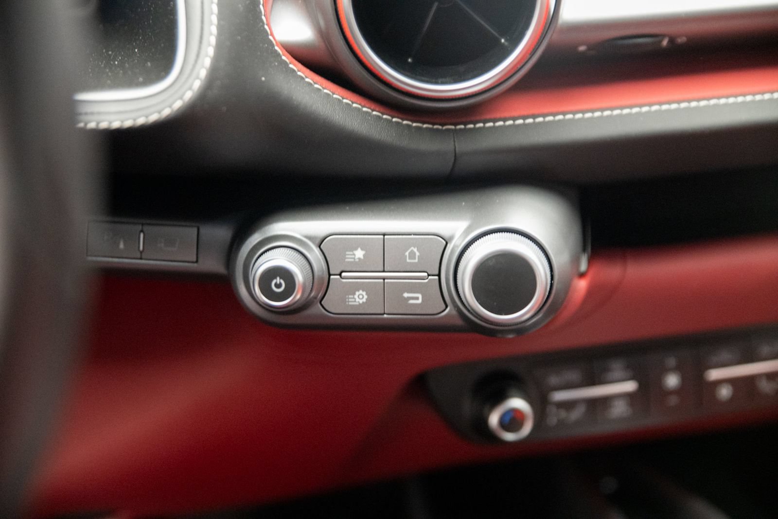 Used 2020 Ferrari 812 Superfast RWD image 15