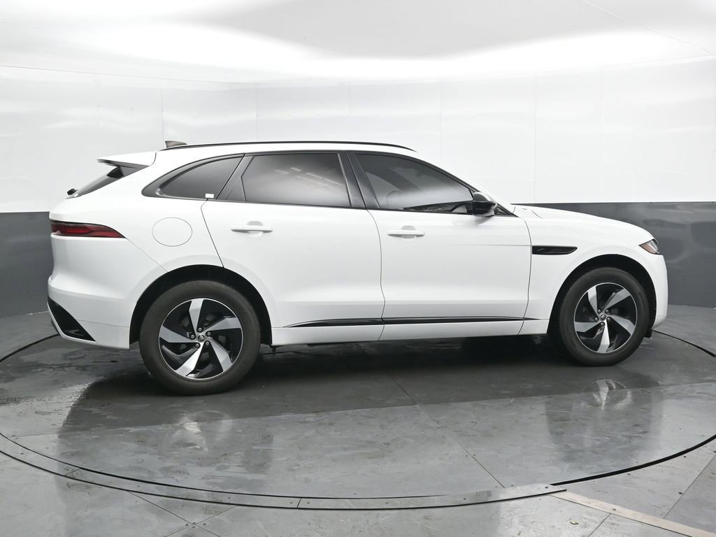 Used 2024 Jaguar F-PACE R-Dynamic S image 3