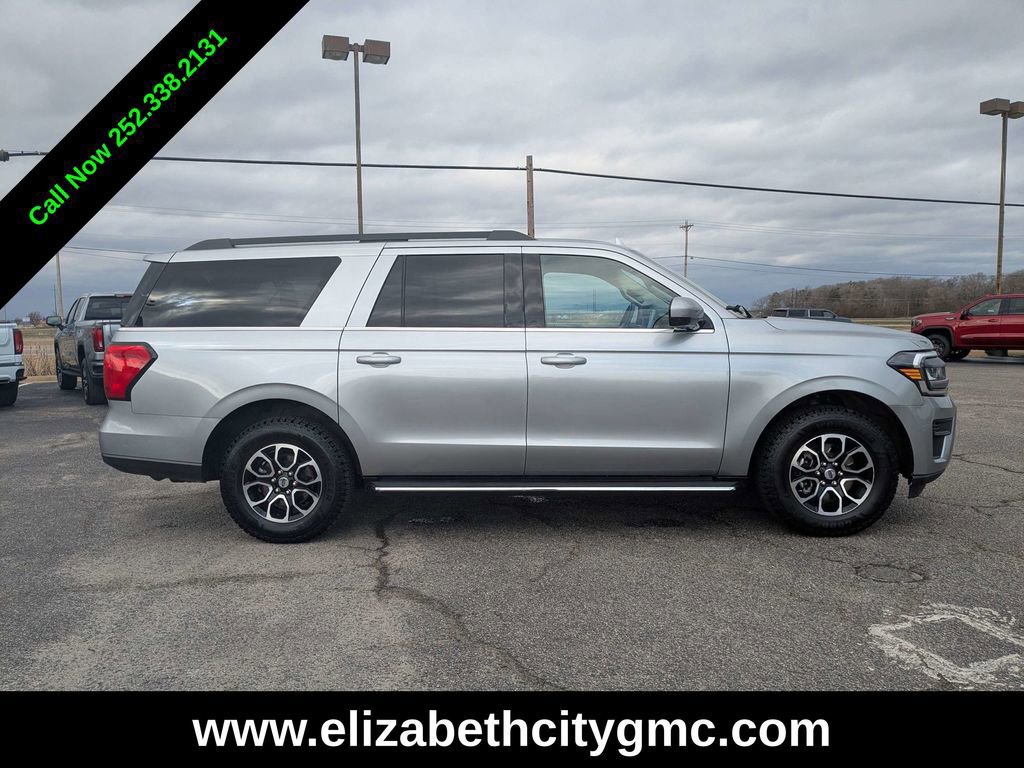 Used 2023 Ford Expedition Max XLT image 2