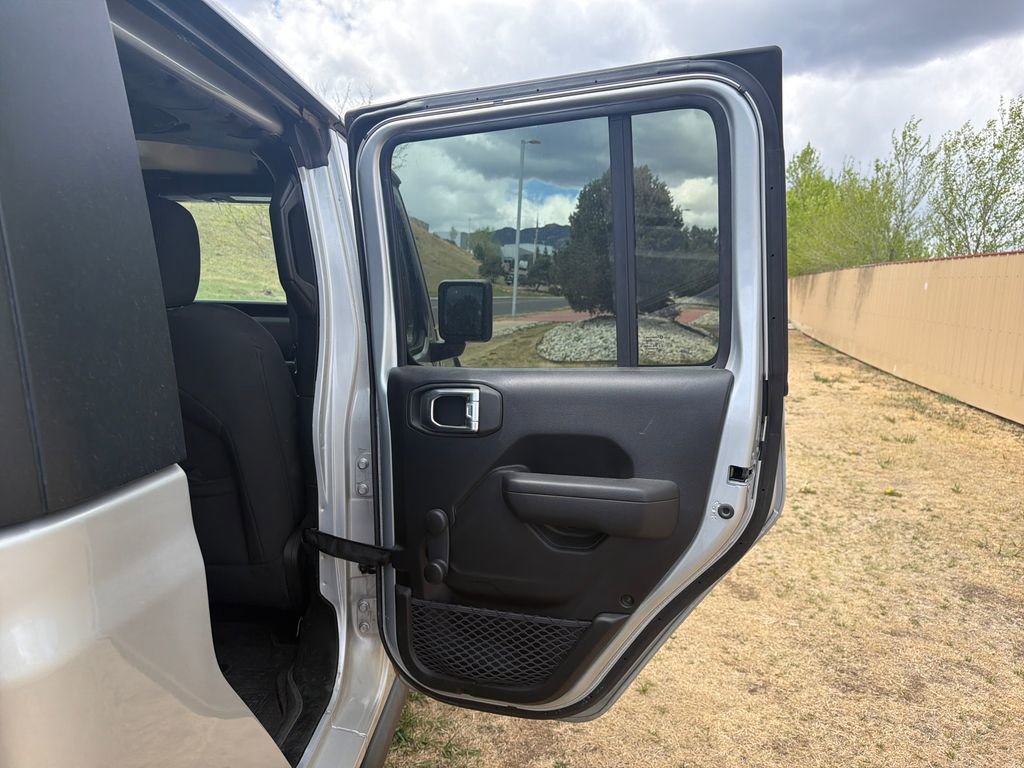 Used 2023 Jeep Gladiator Sport image 24