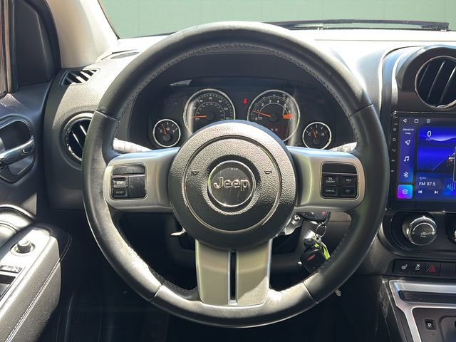 Used 2016 Jeep Compass Latitude AWD/4WD image 15