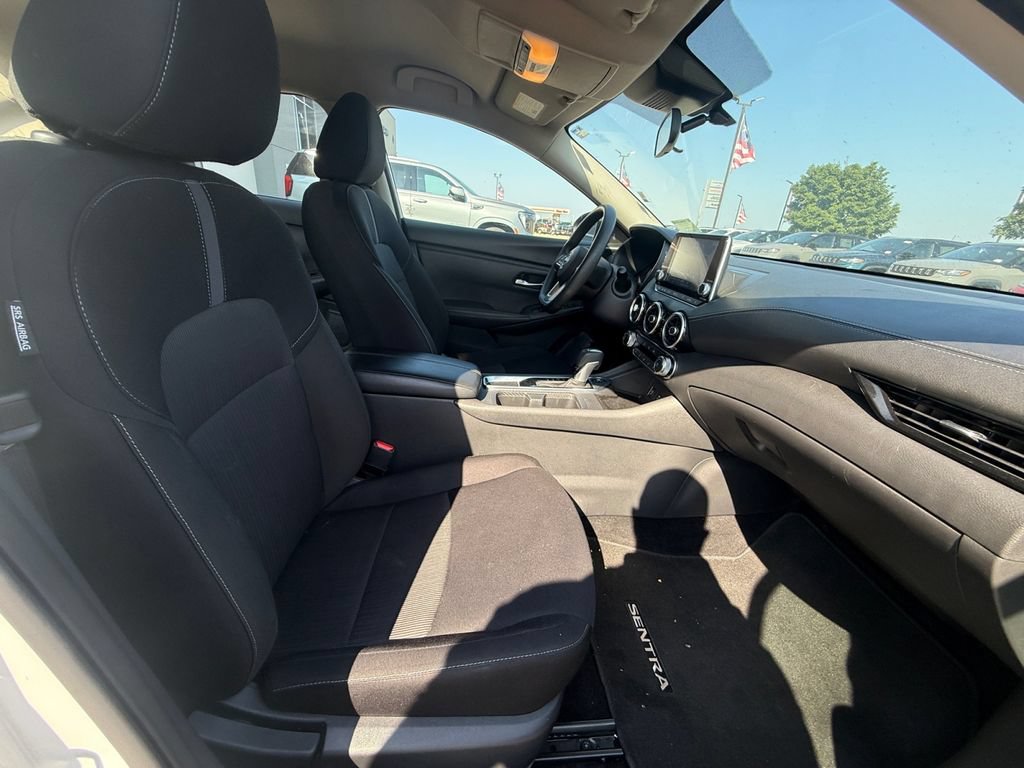 Used 2025 Nissan Sentra SV FWD image 39