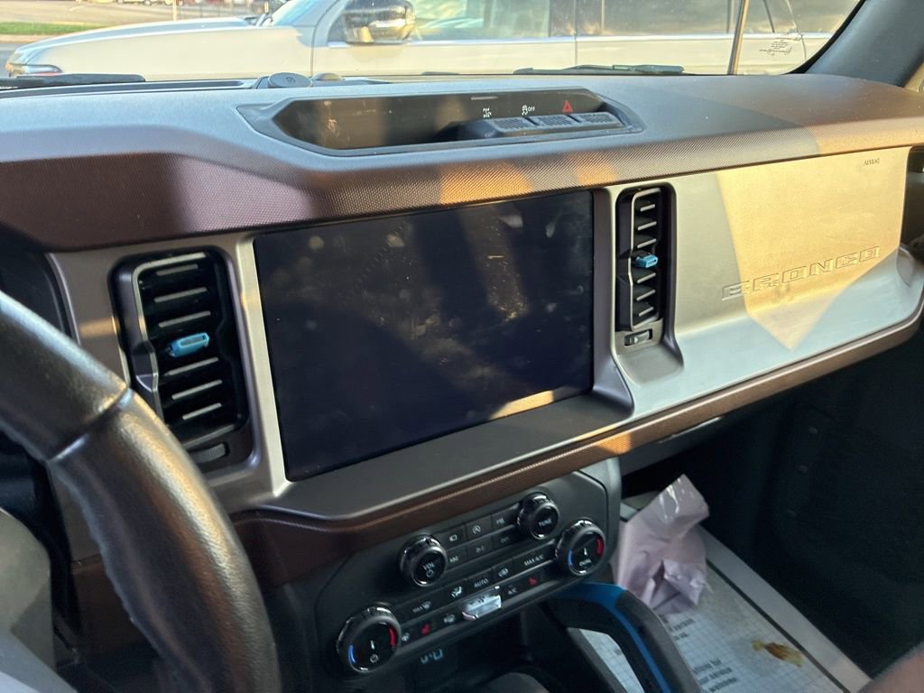 Used 2022 Ford Bronco Outer Banks image 10