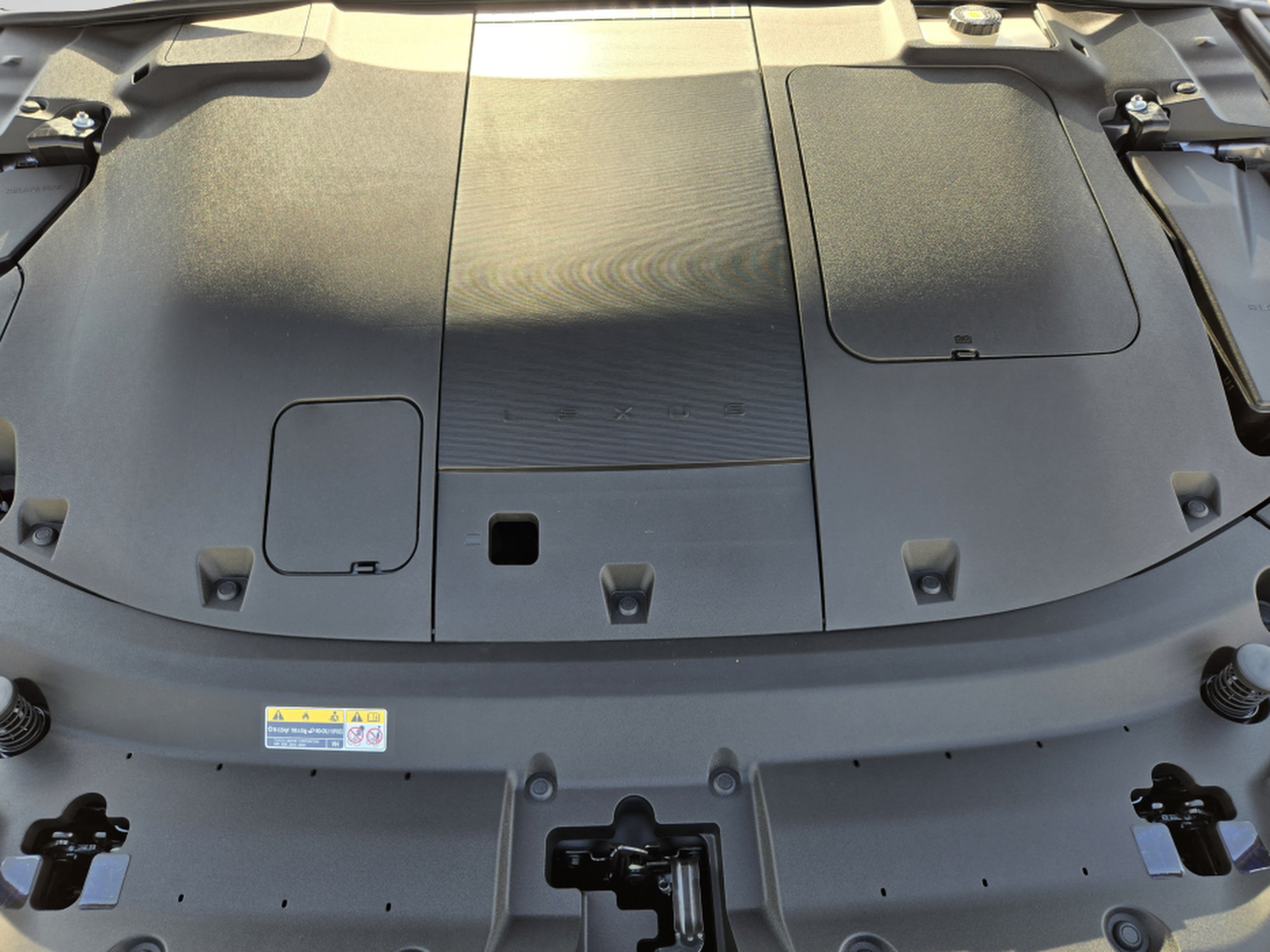New 2026 Lexus ES 350e w/ Cold Area Package FWD image 19