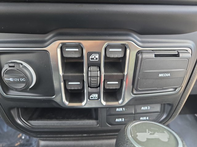 Used 2022 Jeep Wrangler Unlimited Sport image 29