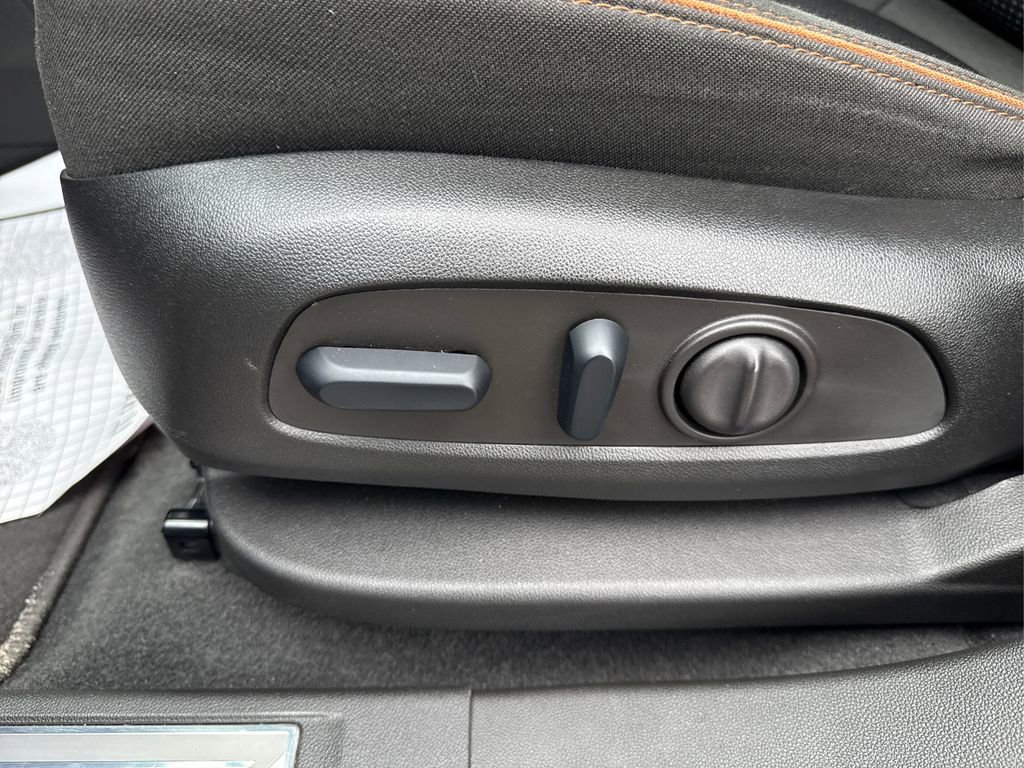 Used 2023 GMC Acadia AT4 image 42