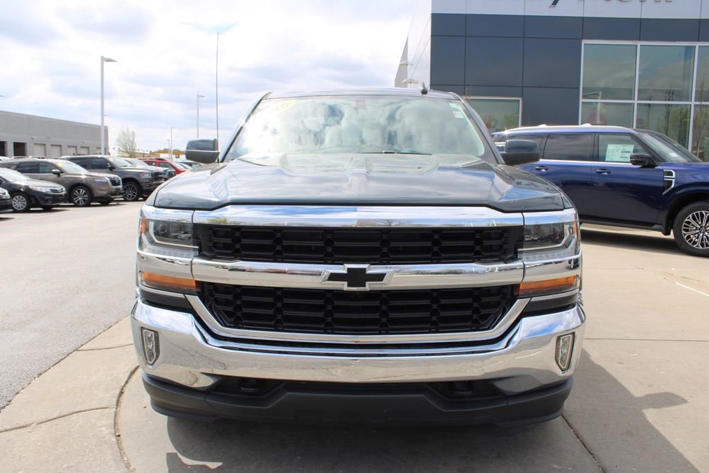 Used 2018 Chevrolet Silverado 1500 LT w/ All Star Edition image 2