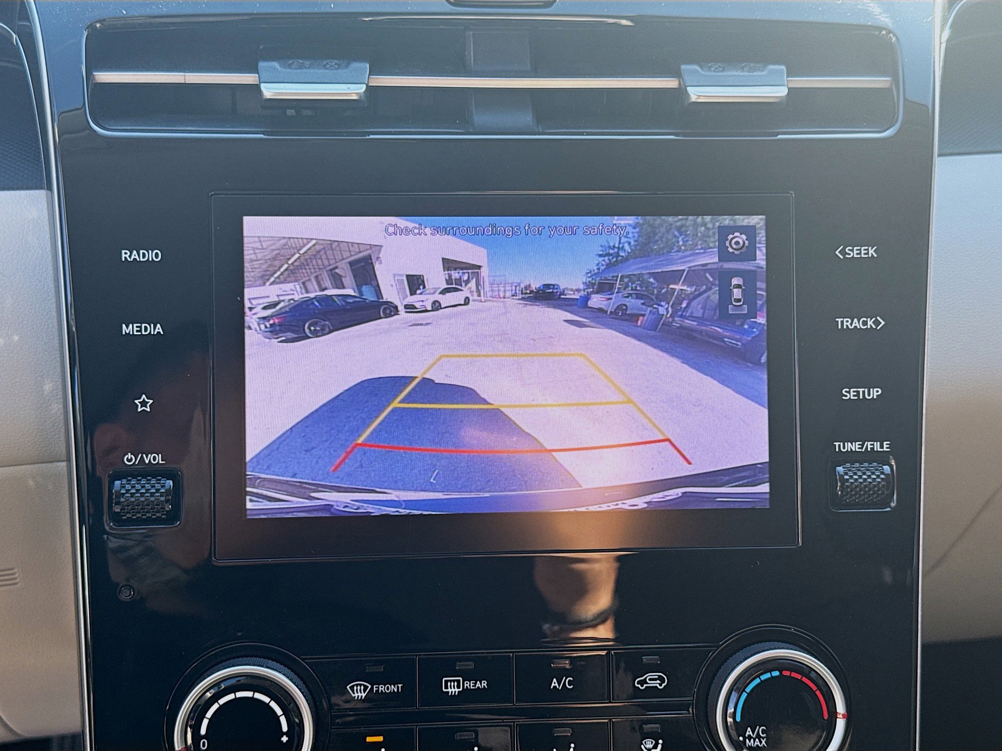 Used 2023 Hyundai Tucson SE image 11