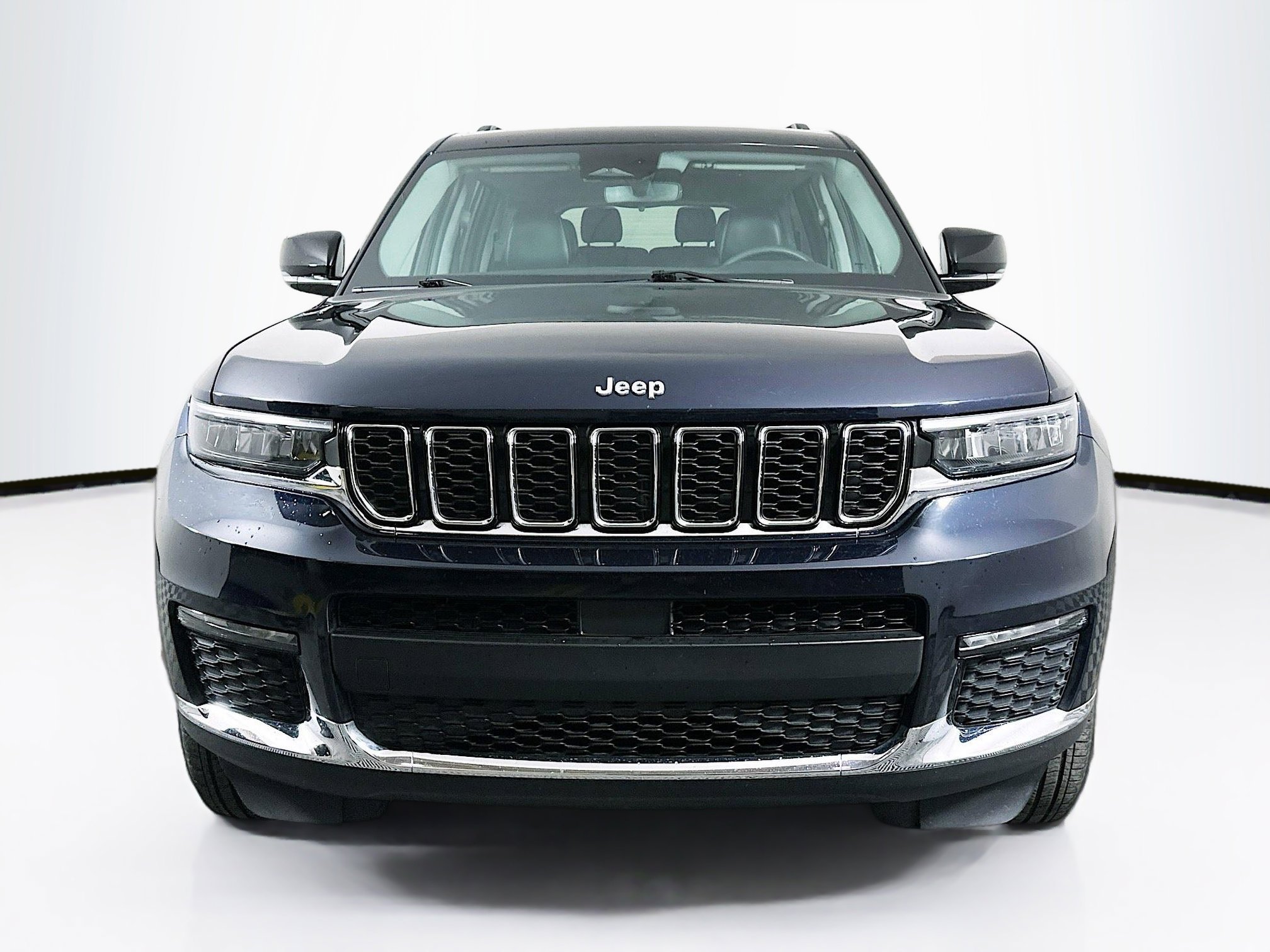 Used 2023 Jeep Grand Cherokee L Limited image 2