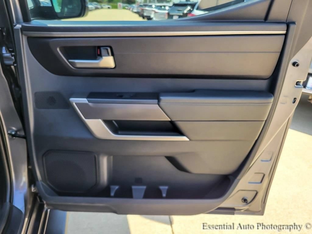 Used 2022 Toyota Tundra SR5 AWD/4WD image 19