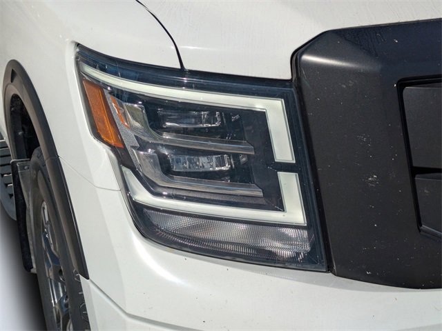 Used 2021 Nissan Titan PRO-4X w/ Pro-4x Convenience Package image 9