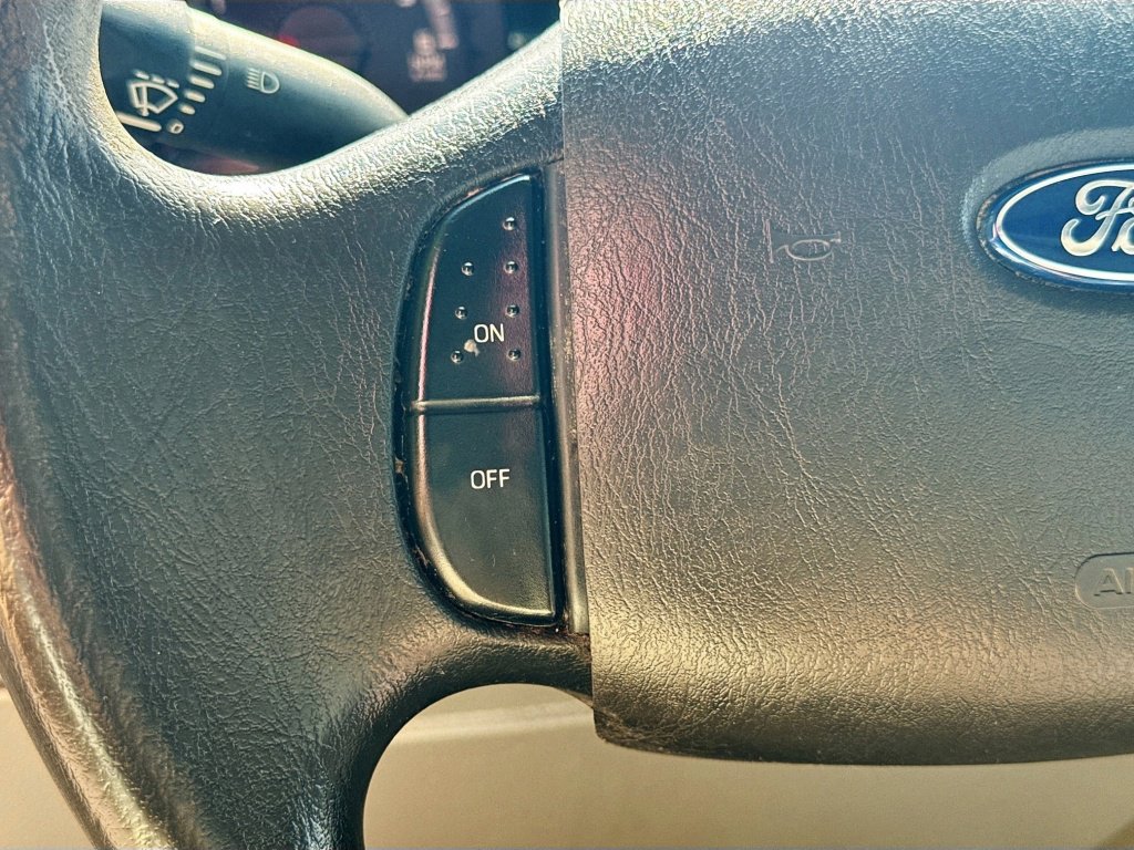 Used 2015 Ford E-350 and Econoline 350 Super Duty image 13