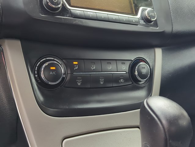 Used 2015 Nissan Sentra SV FWD image 25