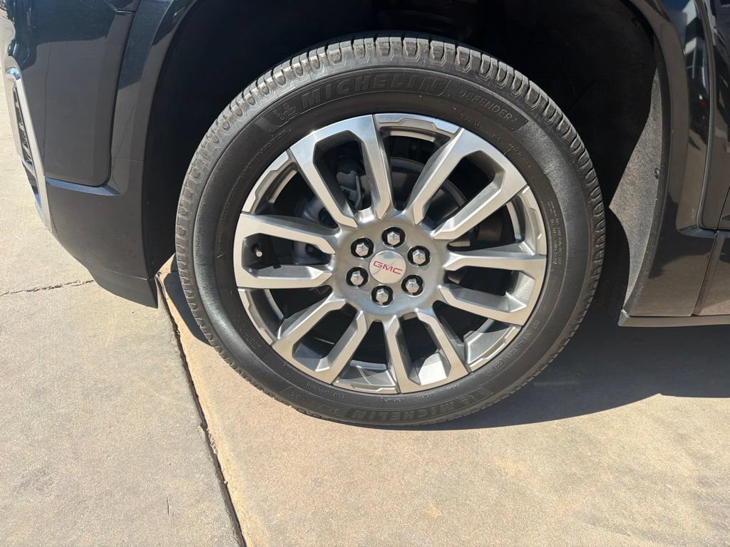 Used 2021 GMC Acadia Denali w/ Denali Technology Package FWD image 8