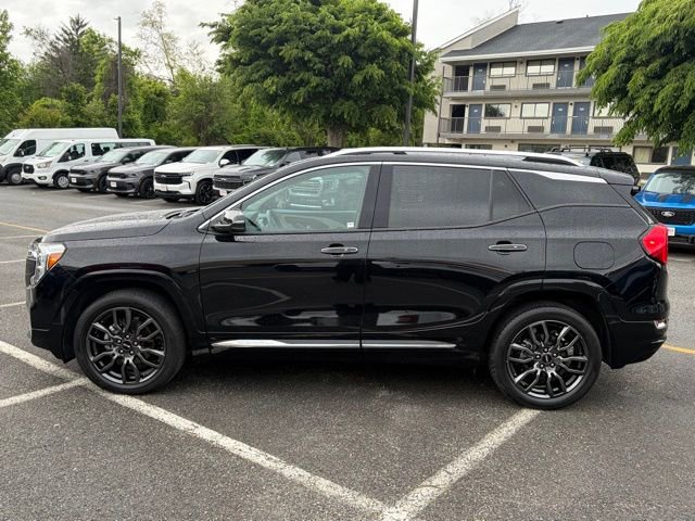 Used 2023 GMC Terrain Denali w/ Black Diamond Edition AWD/4WD image 2
