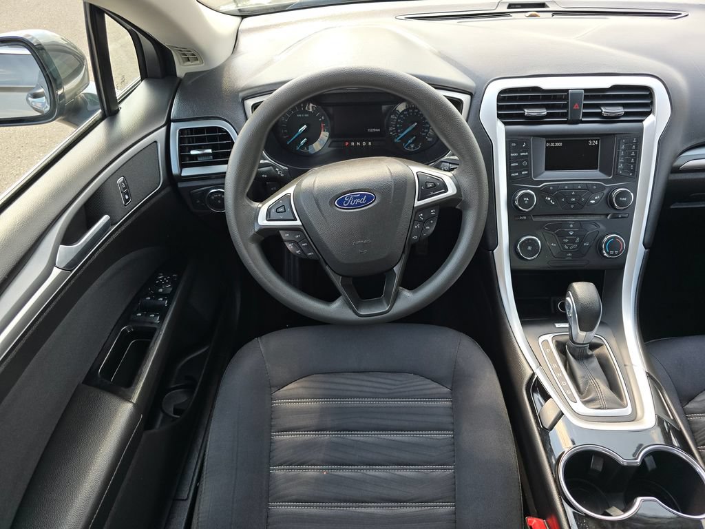 Used 2016 Ford Fusion SE FWD image 18