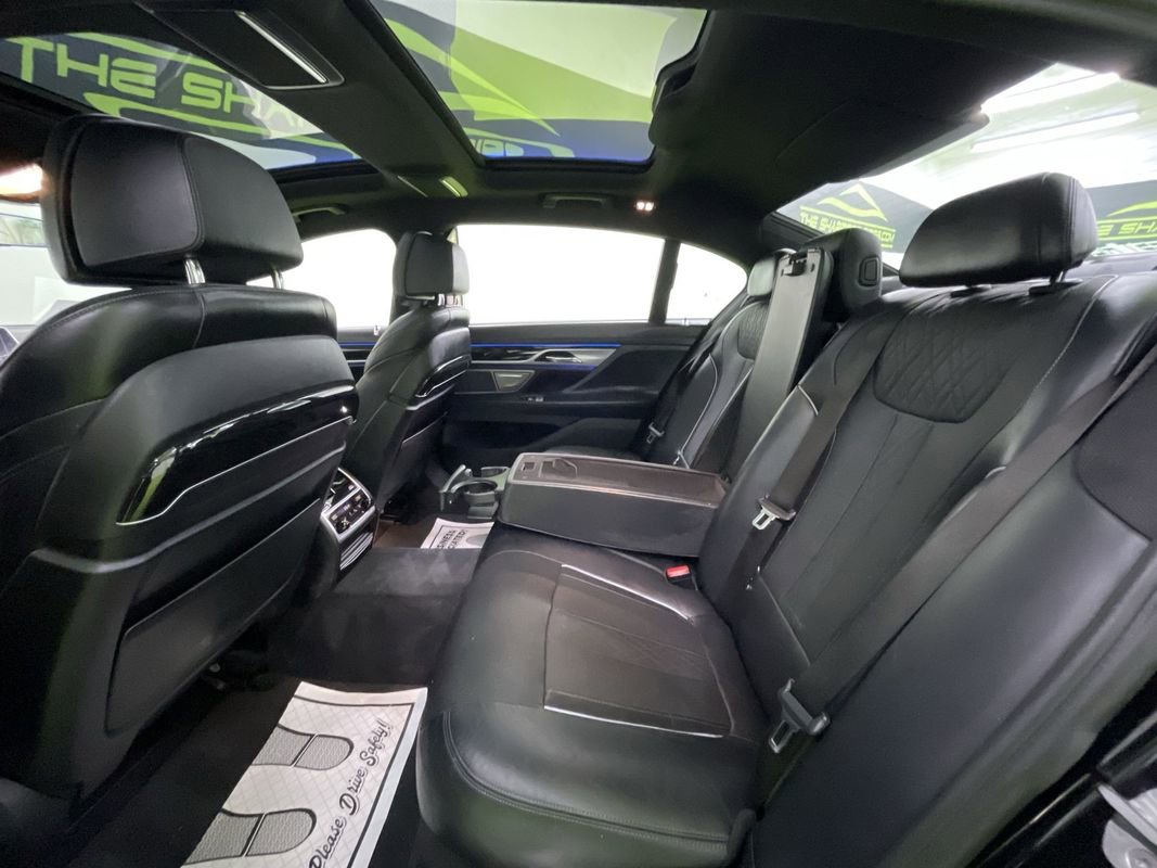 Used 2017 BMW 750i image 27
