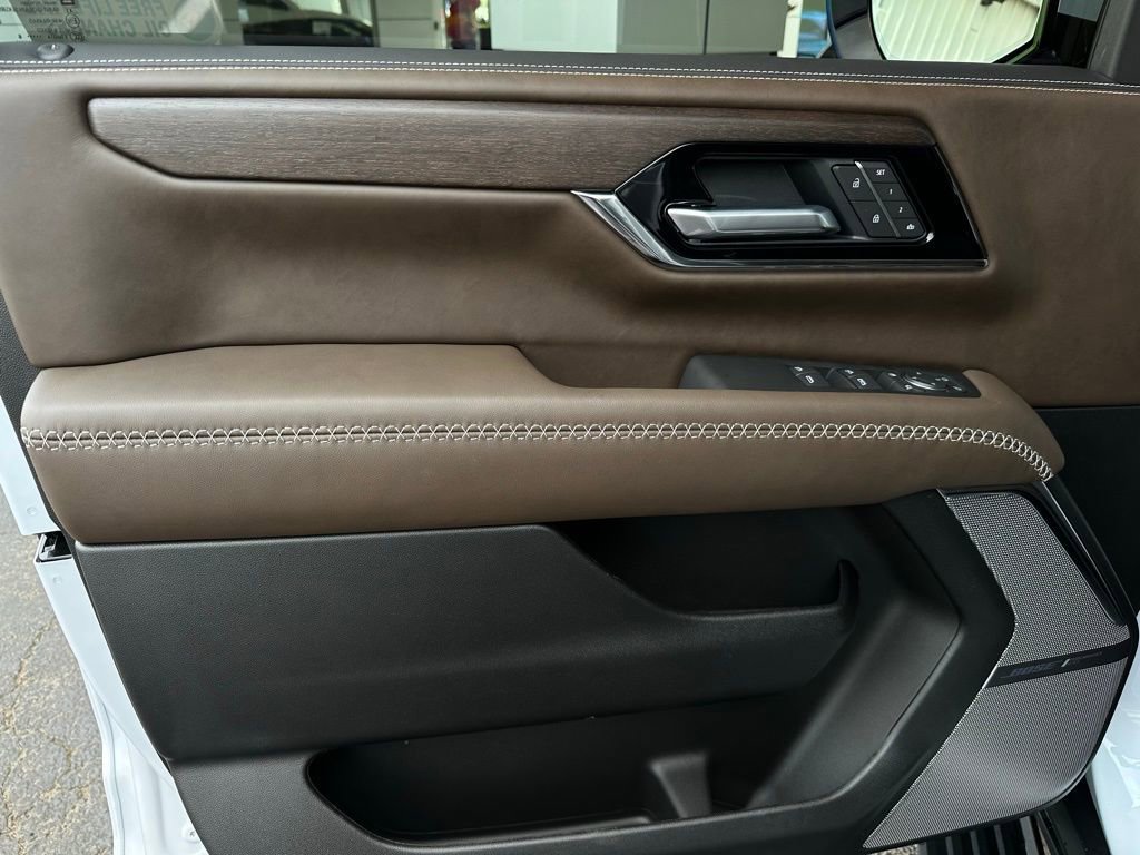 New 2026 GMC Yukon Denali Ultimate AWD/4WD image 11