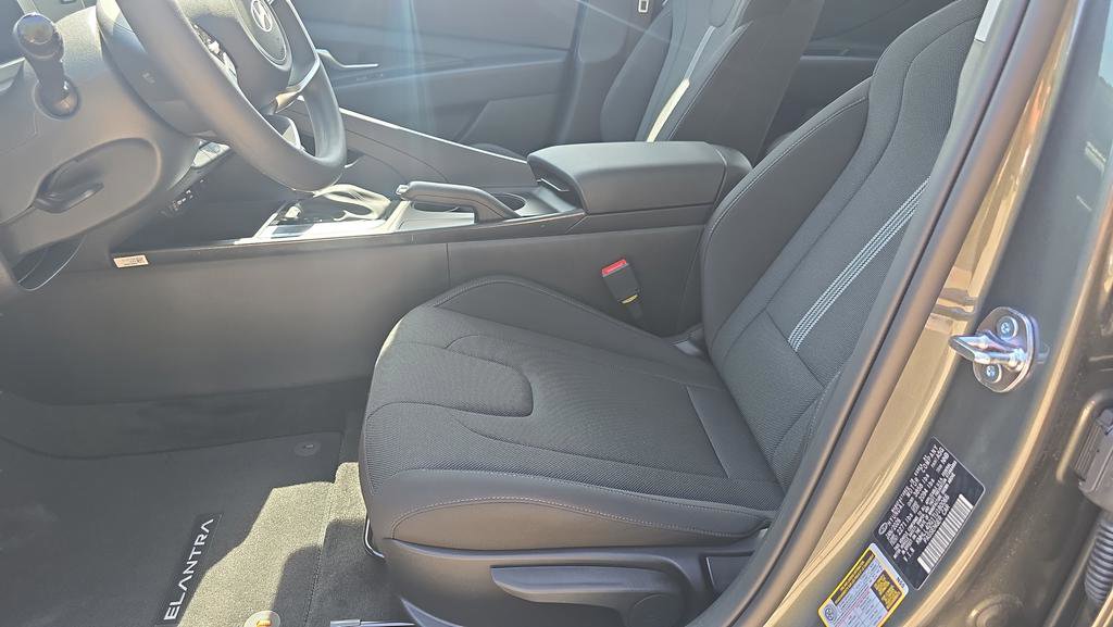 New 2026 Hyundai Elantra SE FWD image 14