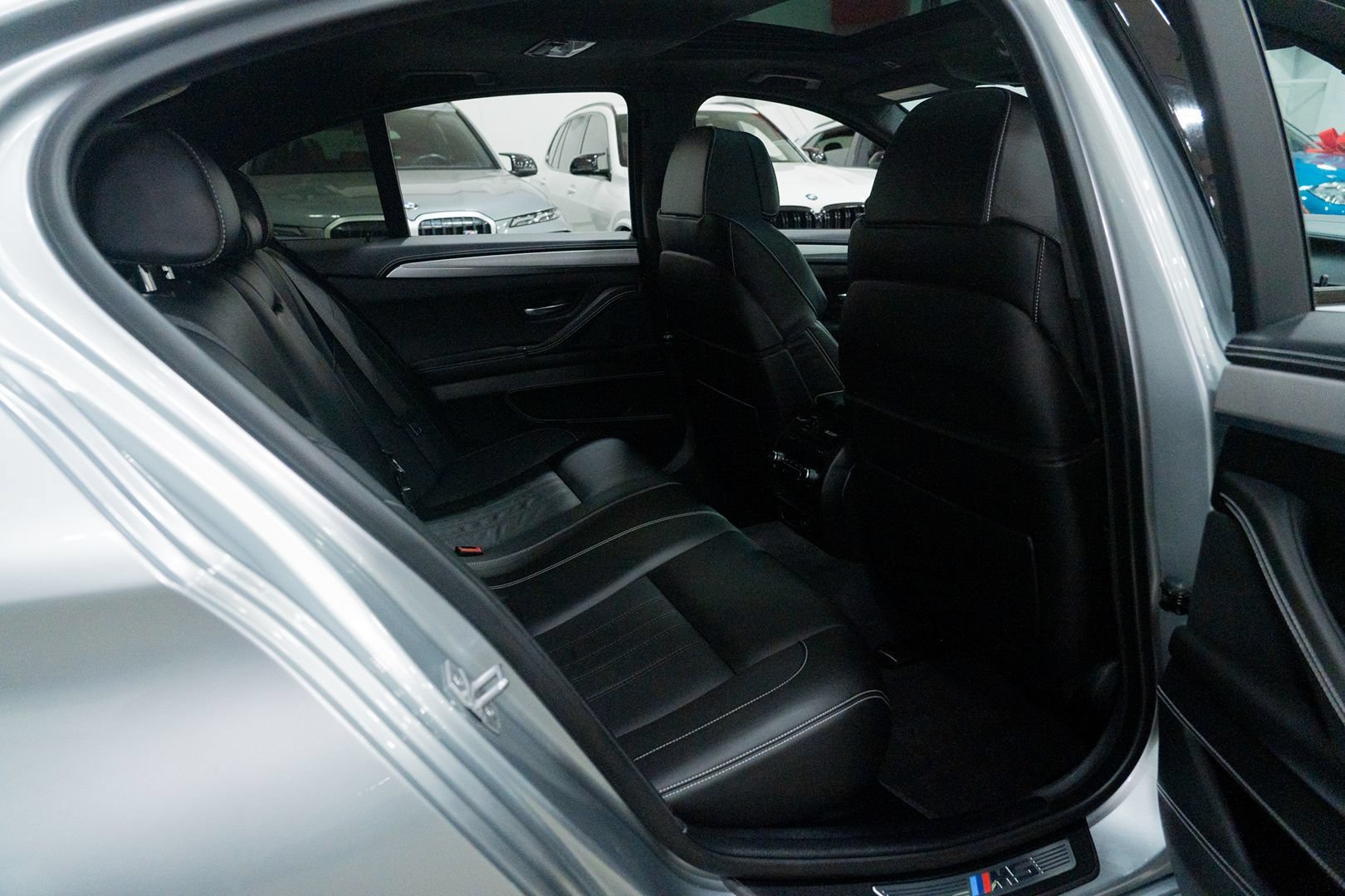 Used 2016 BMW M5 RWD image 31