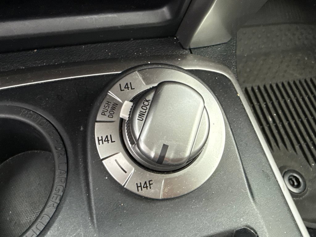 Used 2022 Toyota 4Runner Limited AWD/4WD image 16