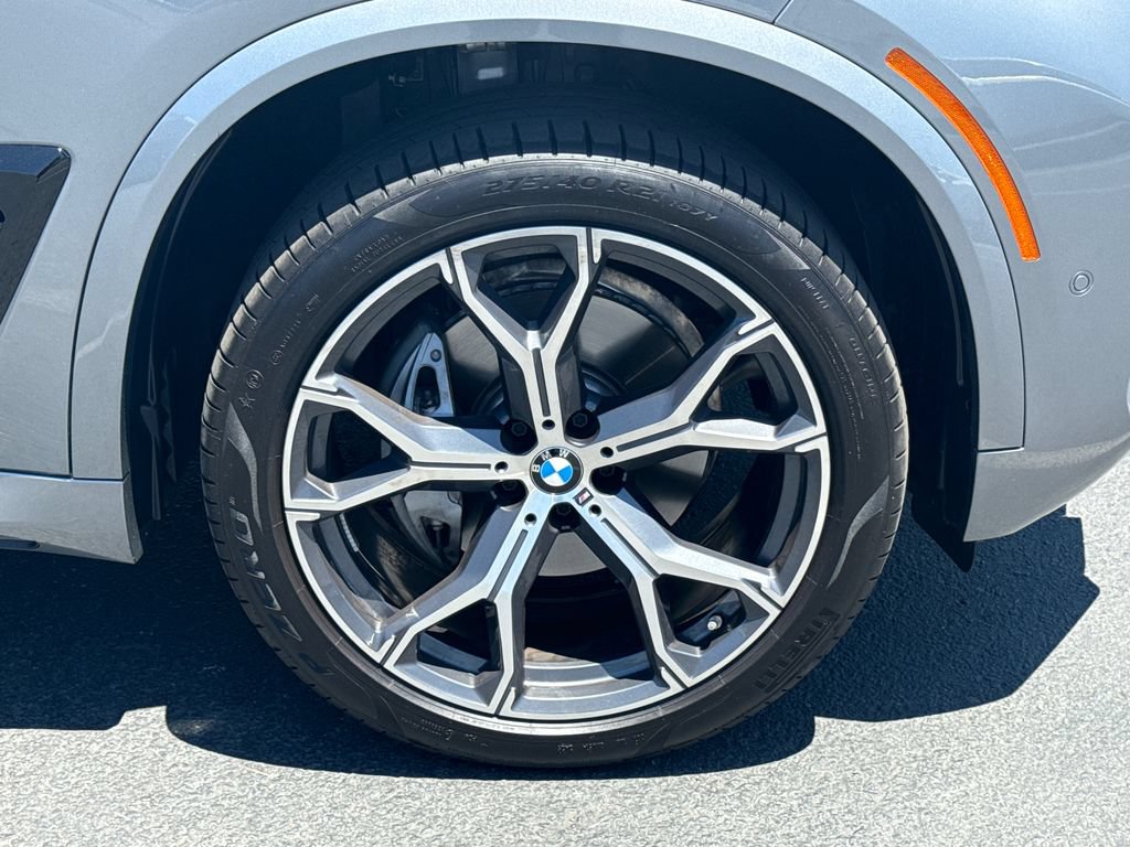 Used 2026 BMW X5 sDrive40i w/ M Sport Package RWD image 7