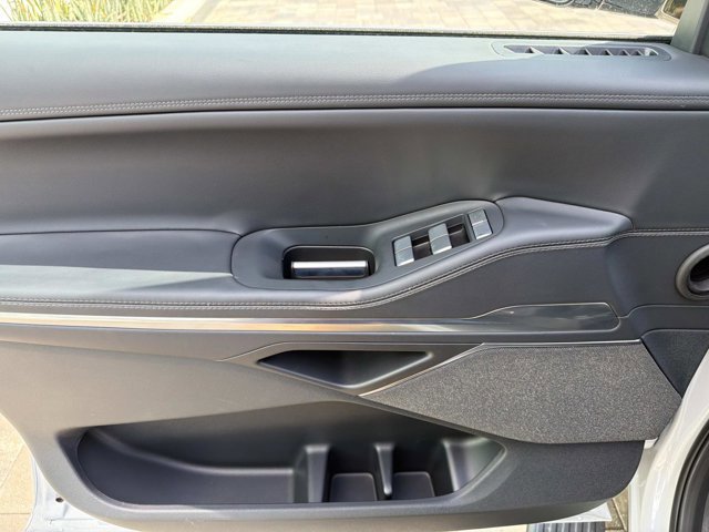 New 2025 Lincoln Navigator Reserve image 9