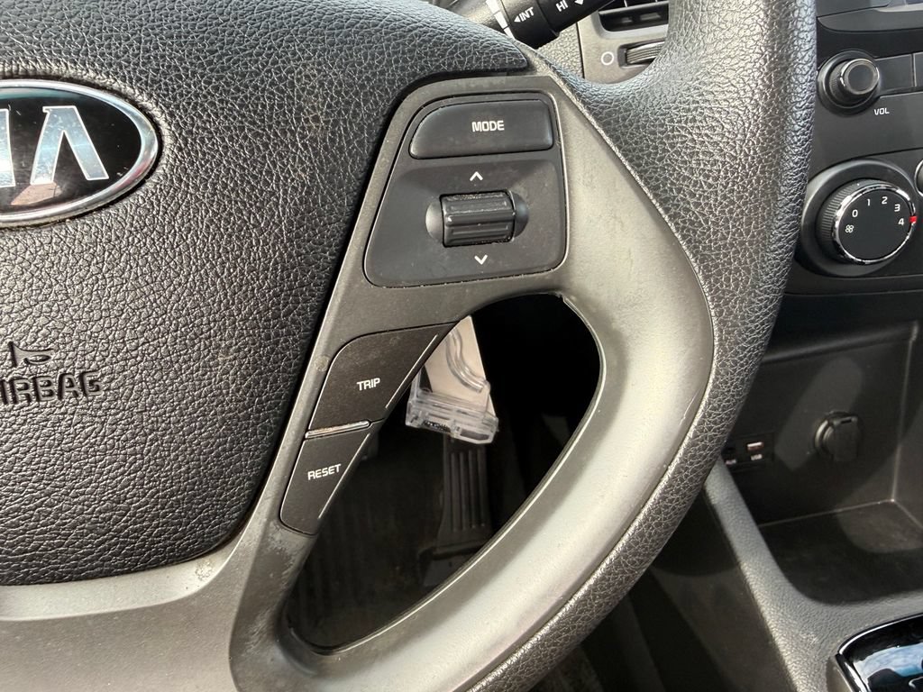 Used 2017 Kia Forte LX FWD image 22
