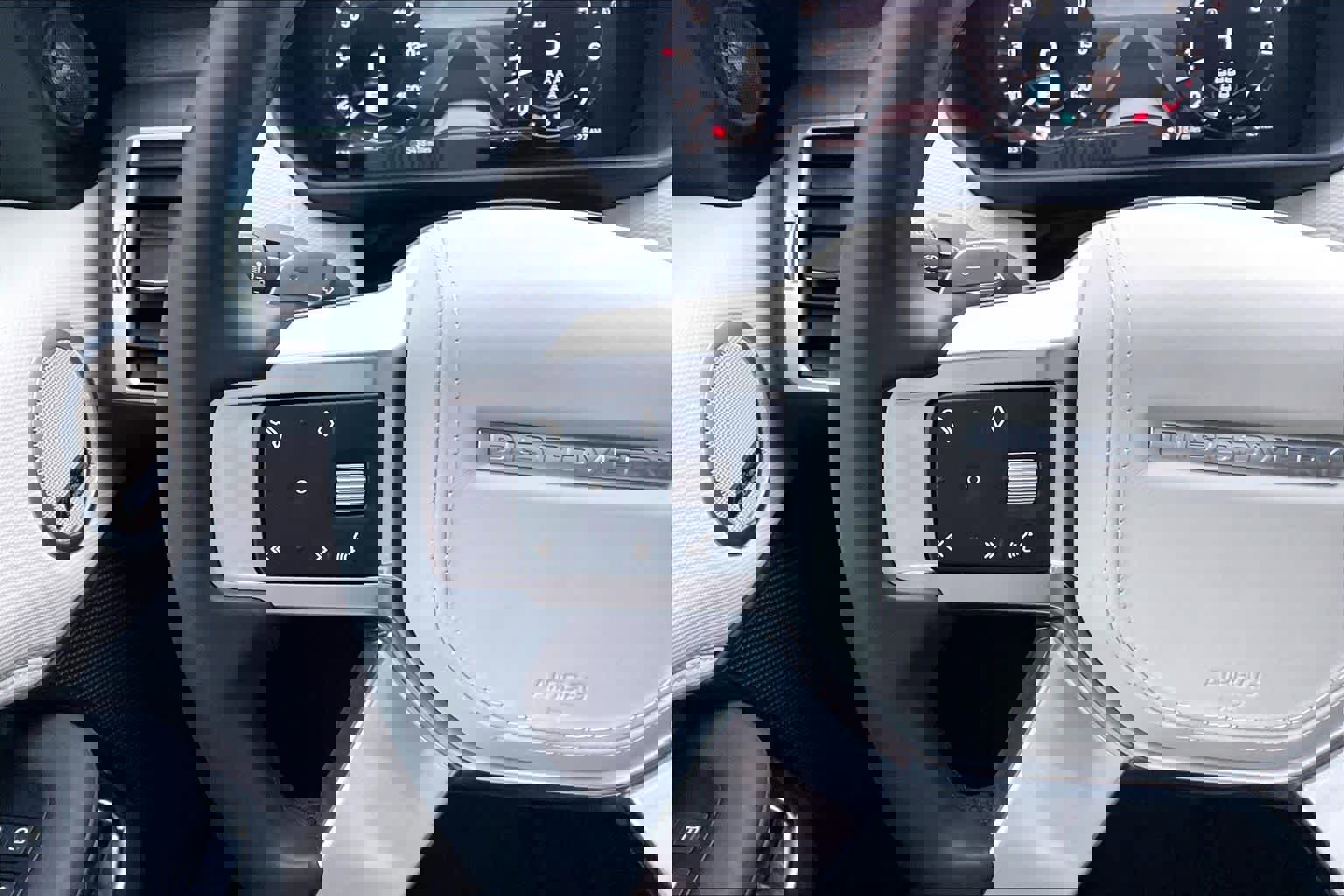 Used 2023 Land Rover Discovery Metropolitan Edition AWD/4WD image 24