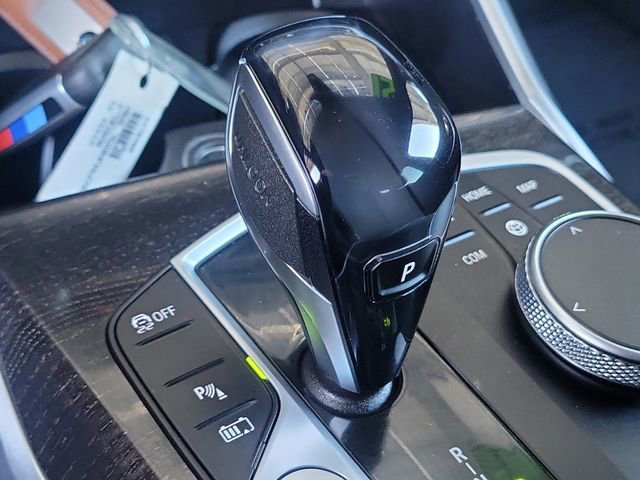 Used 2021 BMW 330e 330e iPerformance w/ M Sport Package image 15