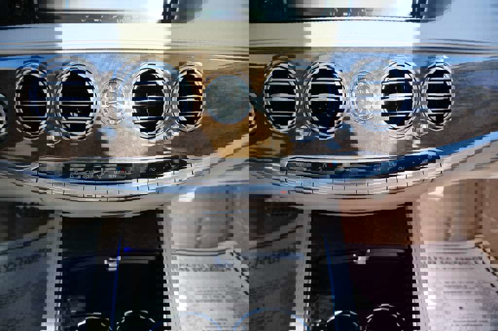 Used 2015 Mercedes-Benz S 550 Sedan image 34