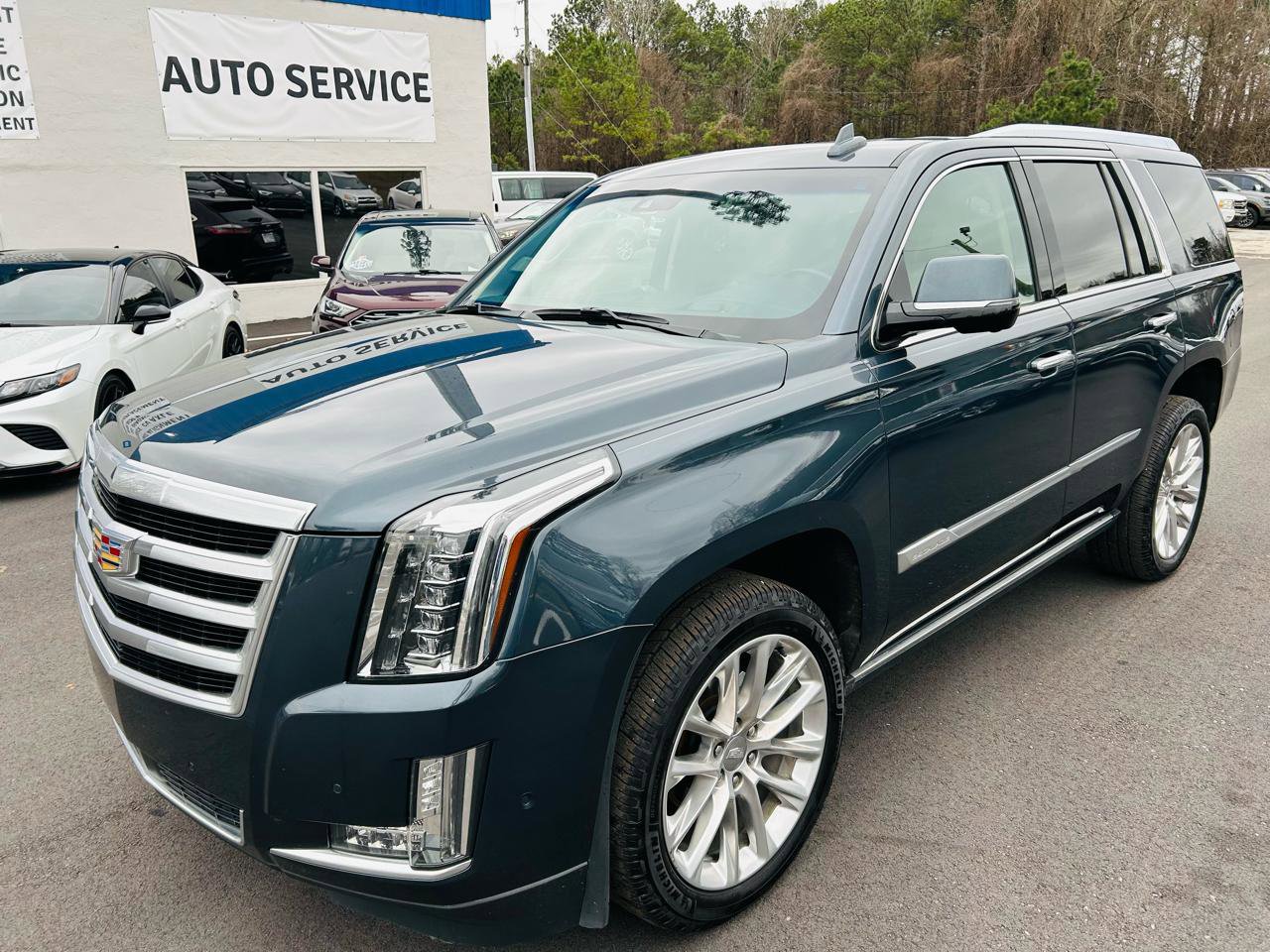 Used 2019 Cadillac Escalade Premium Luxury image 1