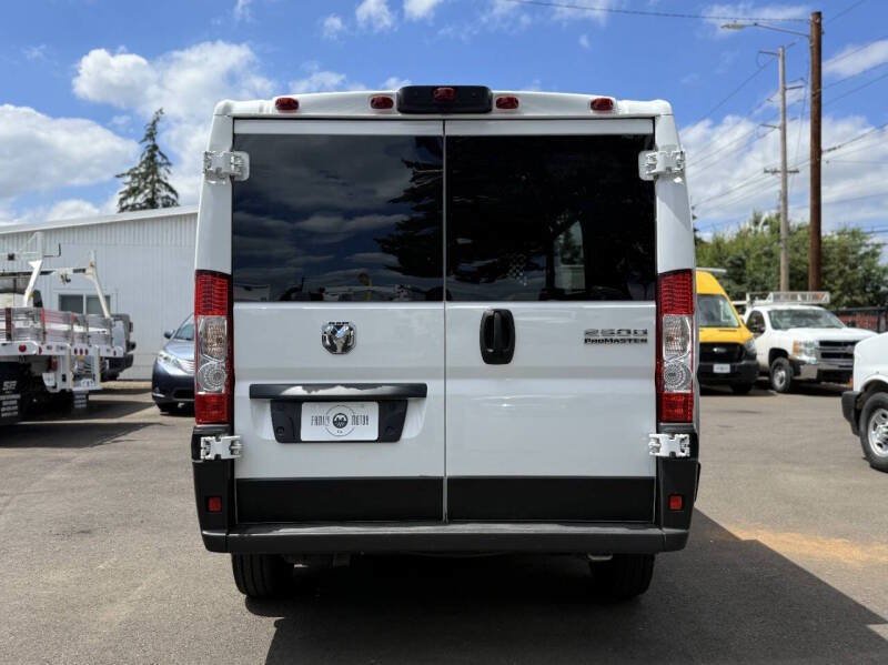 Used 2025 RAM ProMaster 2500 w/ U-Haul Equipment Group FWD image 5