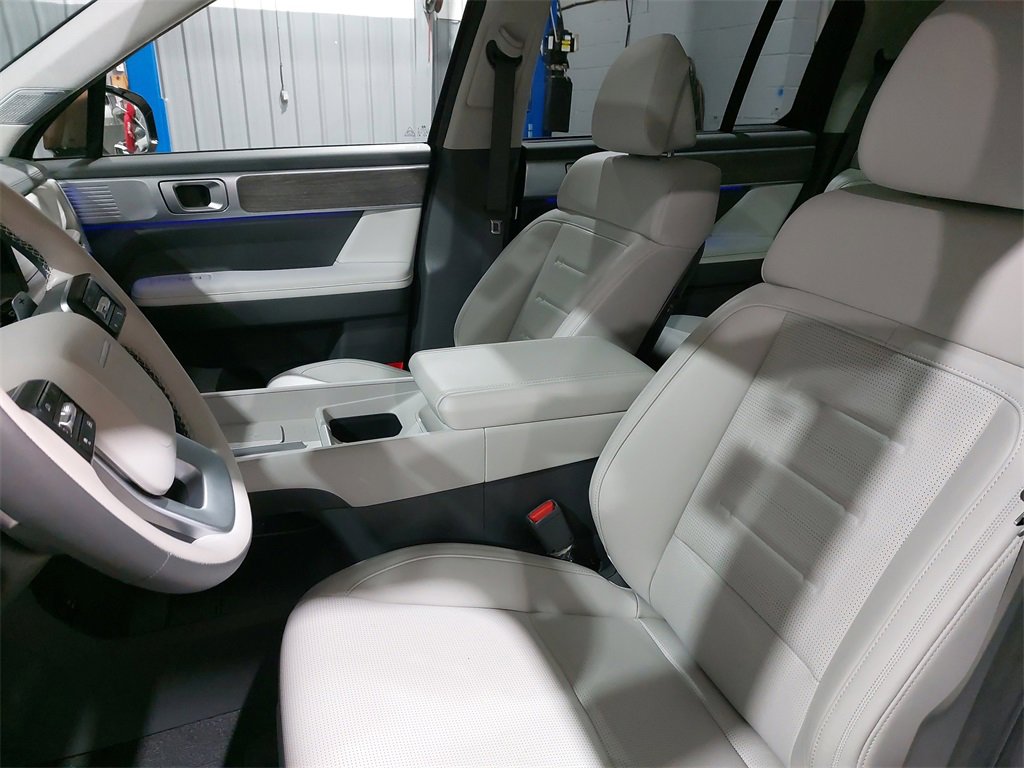Used 2025 Hyundai Santa Fe Calligraphy image 16