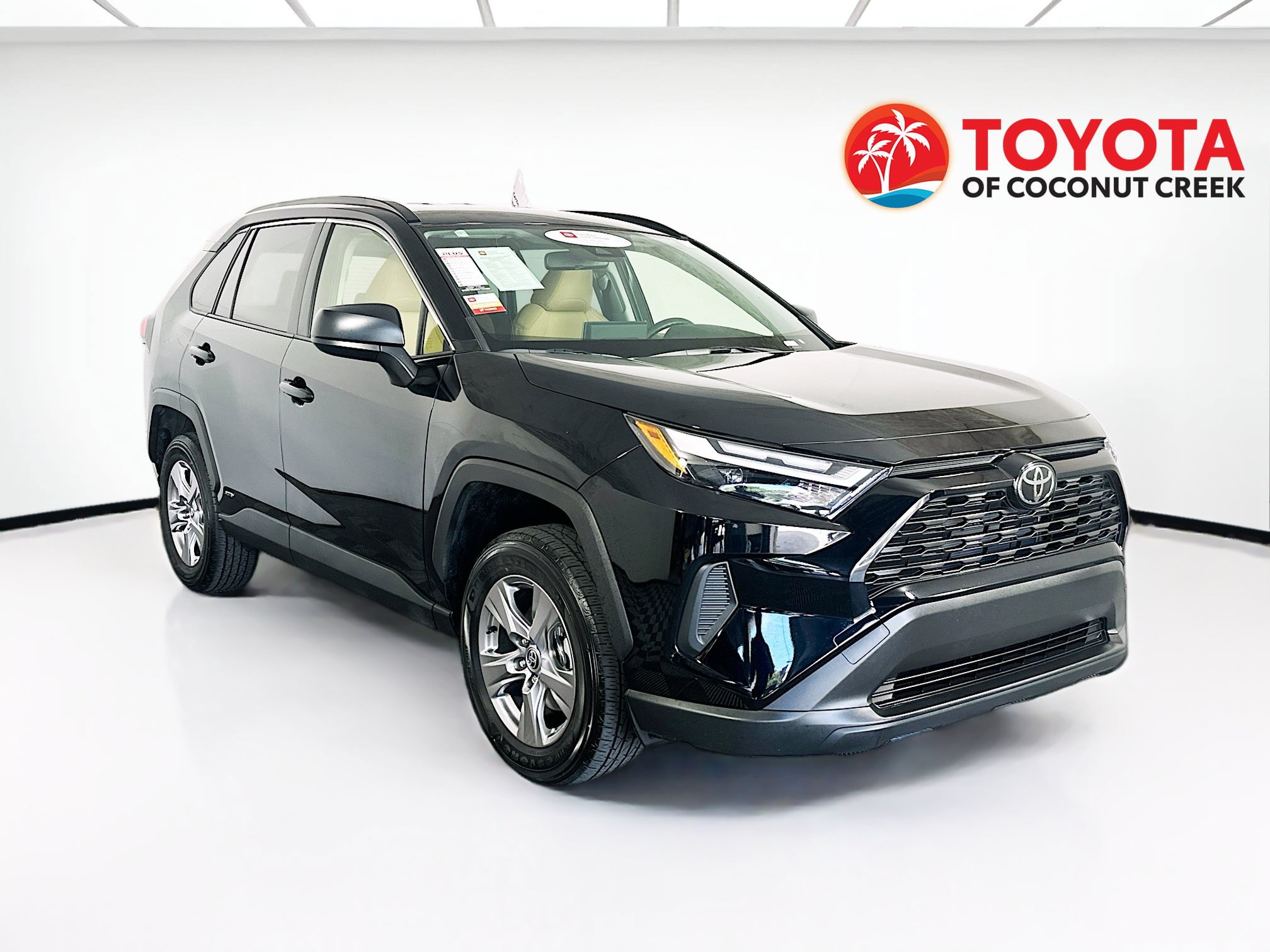 Certified 2025 Toyota RAV4 LE AWD/4WD image 1