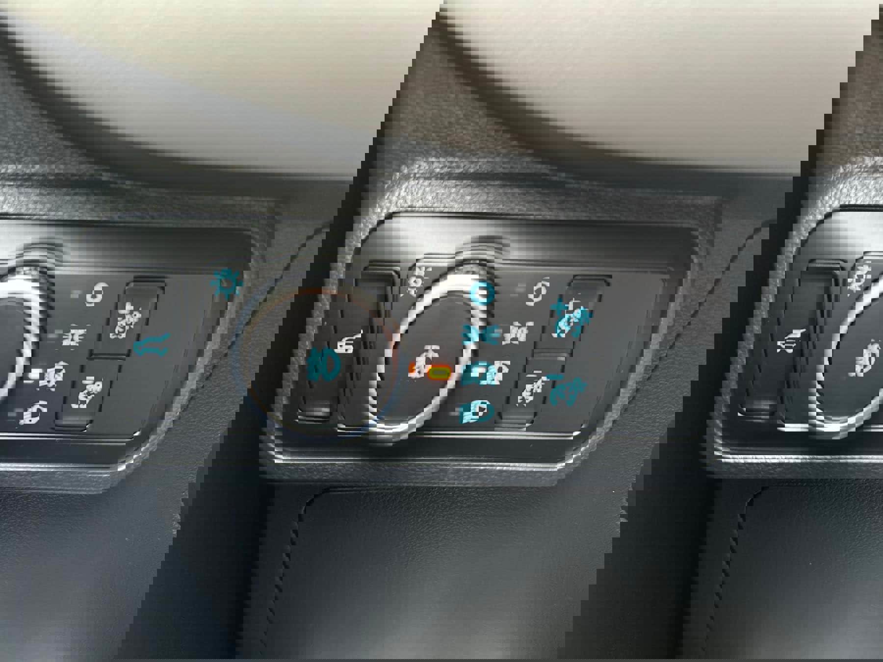 New 2026 Ford Explorer Active w/ Active Comfort Package image 26