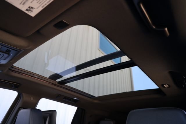 Used 2023 Chevrolet Tahoe Z71 w/ Luxury Package image 12