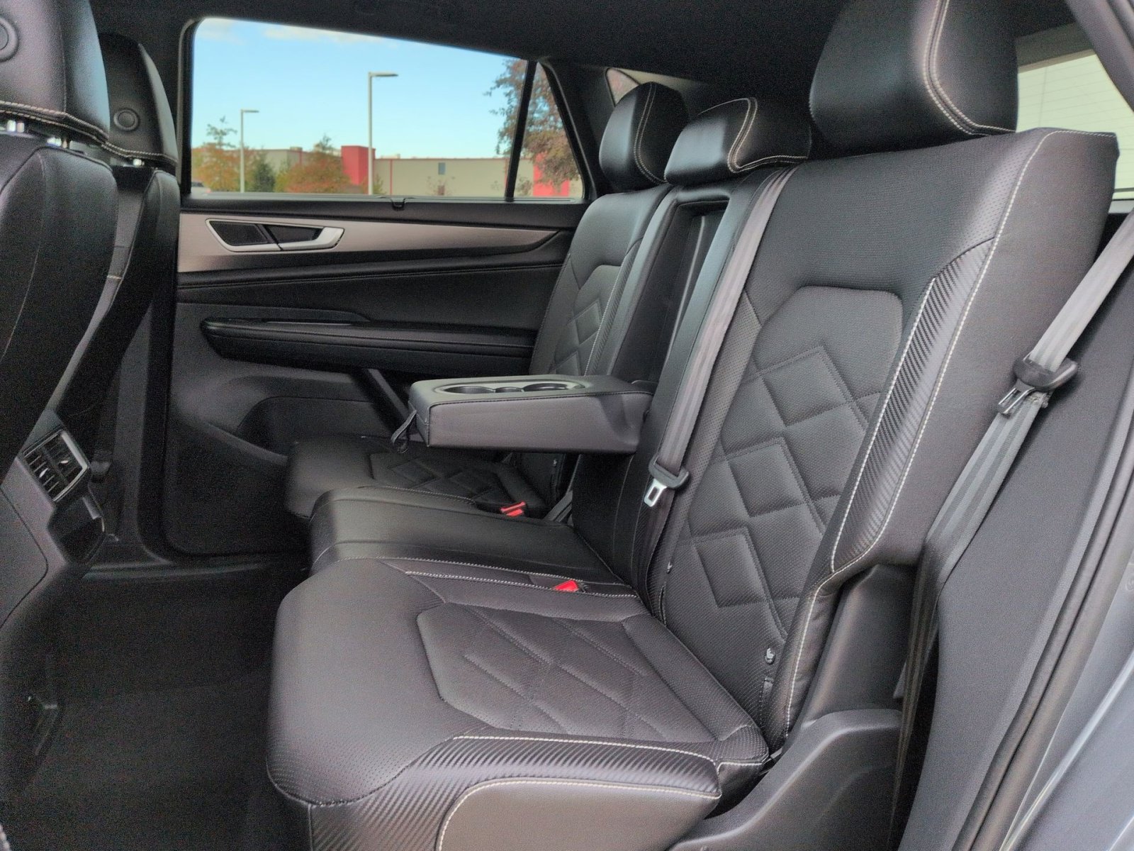 Used 2025 Volkswagen Atlas Cross Sport SE image 23