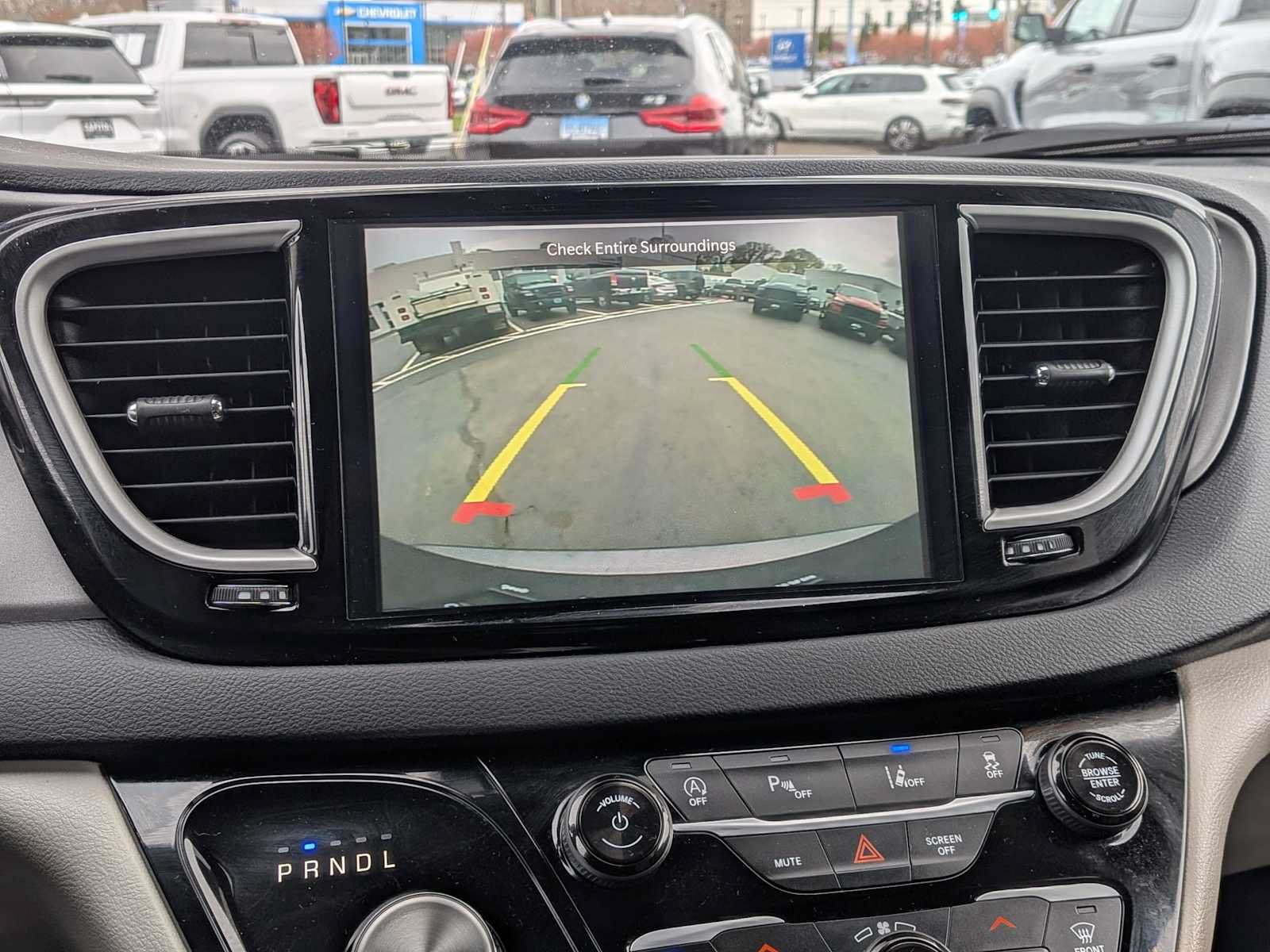 Used 2023 Chrysler Pacifica Touring-L FWD image 21
