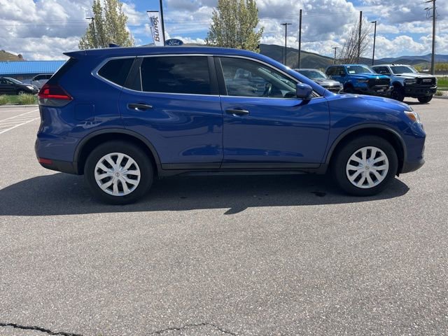 Used 2018 Nissan Rogue S image 2