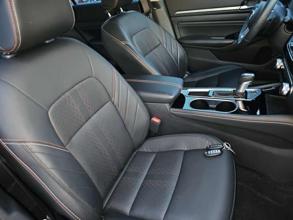 Used 2023 Nissan Altima 2.5 SR w/ SR Premium Package image 20