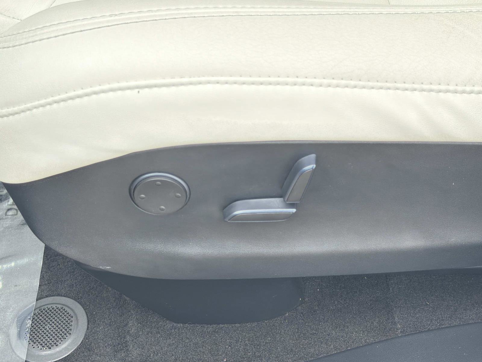 Used 2018 Tesla Model X 100D image 19