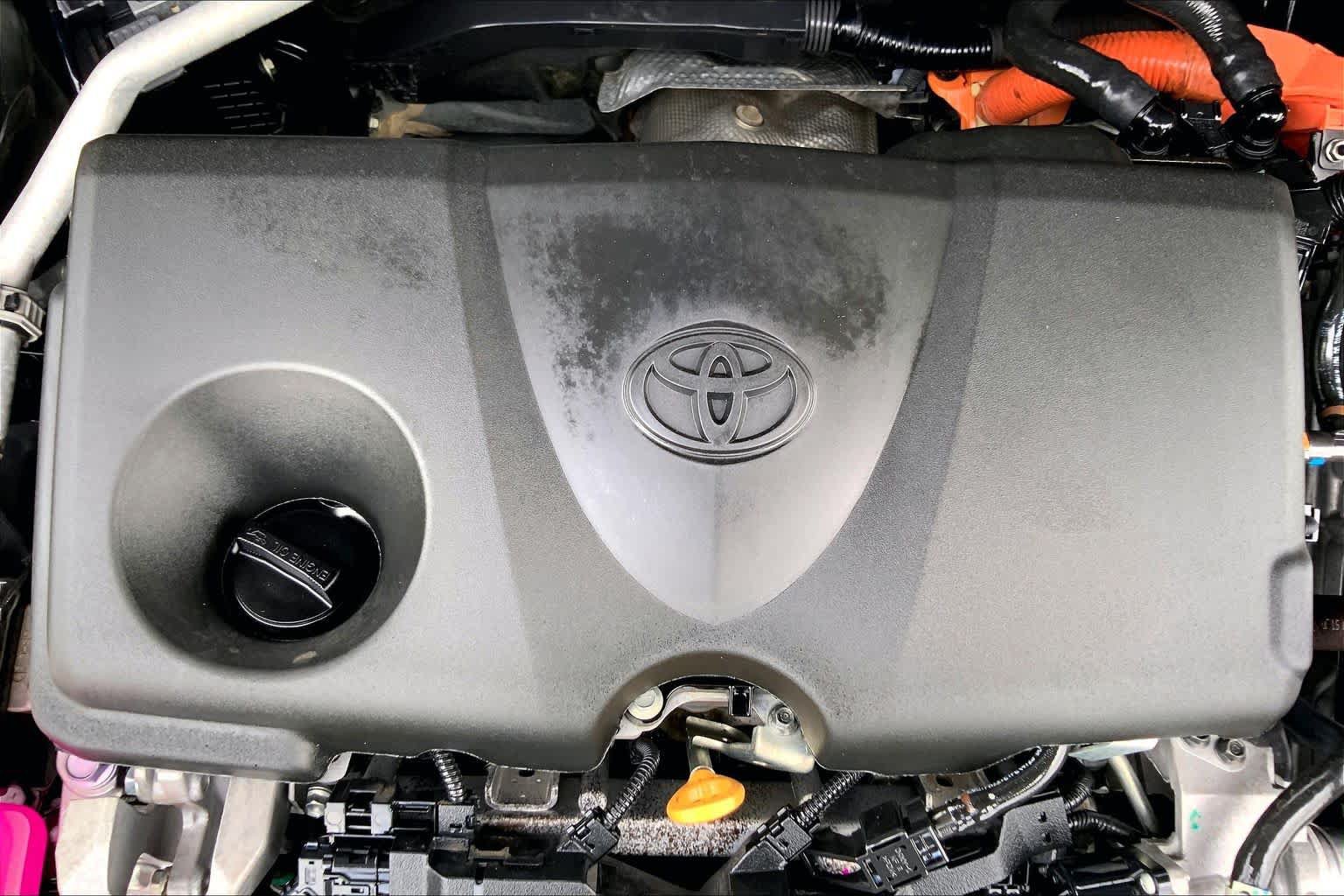 Used 2024 Toyota RAV4 XSE AWD/4WD image 32