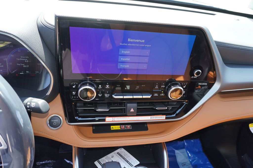 New 2026 Toyota Highlander Platinum image 13