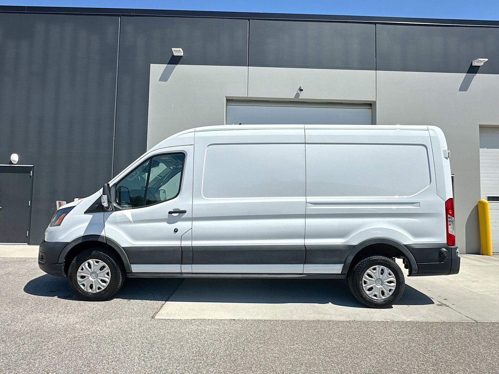 Used 2023 Ford E-Transit Medium Roof w/ Load Area Protection Package RWD image 4