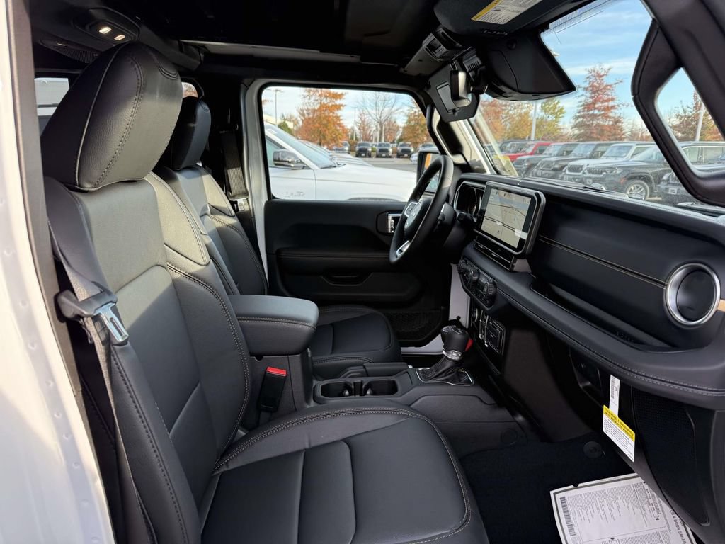 New 2026 Jeep Wrangler Unlimited Sahara AWD/4WD image 17