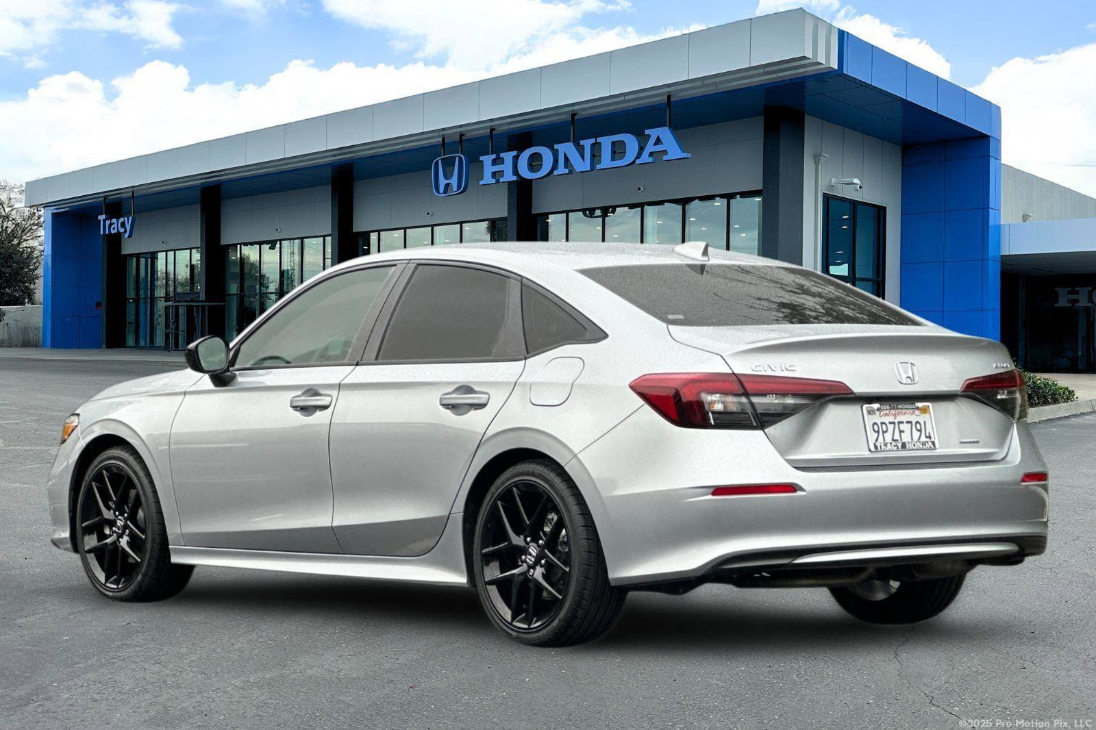 Certified 2025 Honda Civic Sport Touring image 9