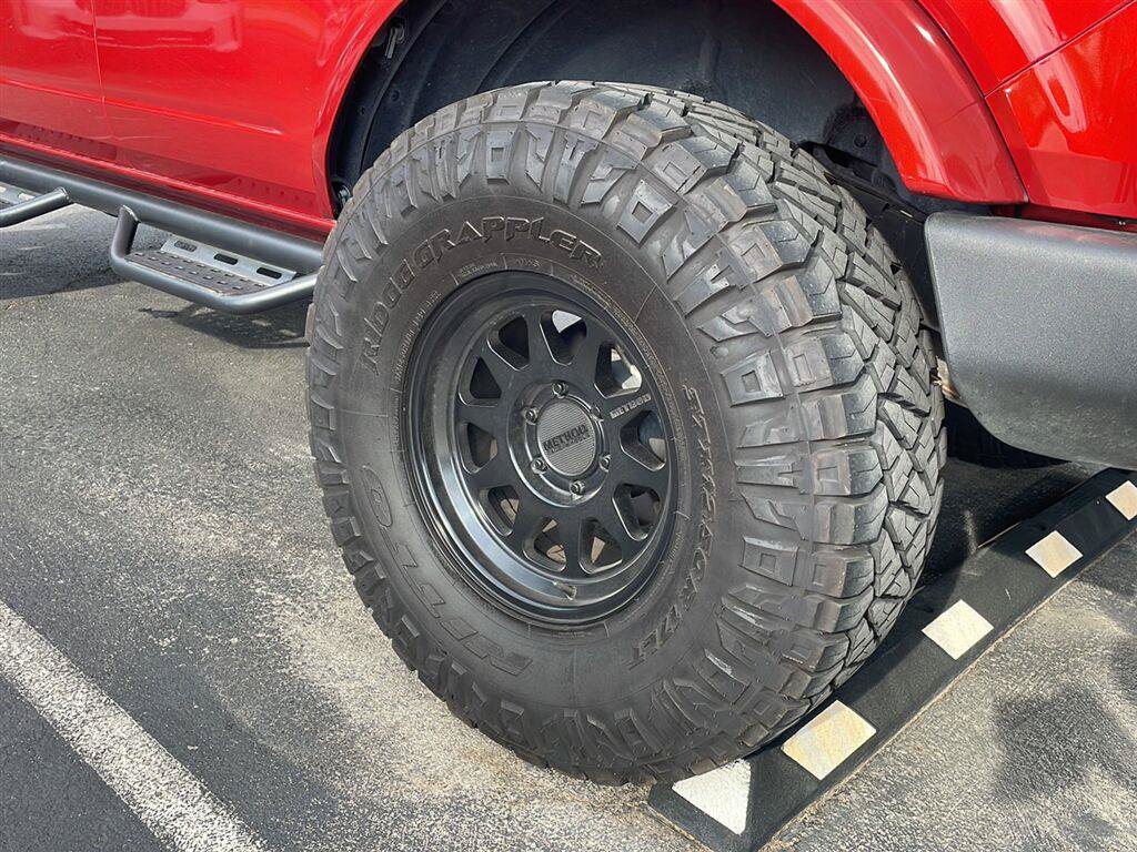Used 2024 Ford Bronco Outer Banks AWD/4WD image 2