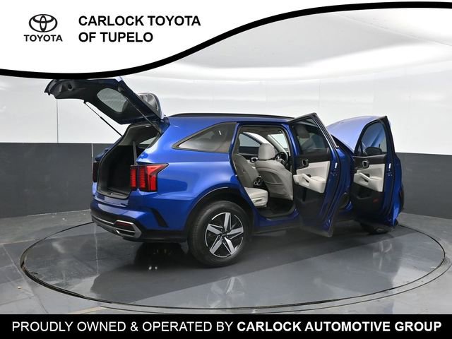 Used 2023 Kia Sorento S w/ Panoramic Sunroof Package FWD image 3